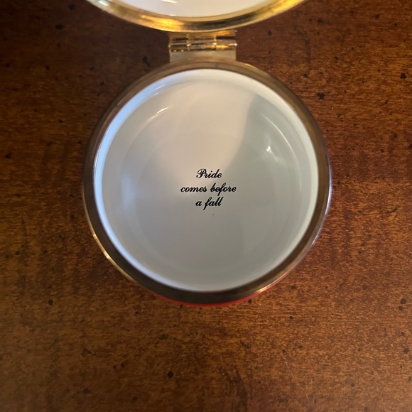 Trinket Box, Man On Horse England Alastor Enamels “Pride Comes Before Fall” - Picture 9 of 9